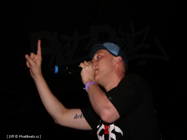 040813_HHK04_Killa_Kela_a_Mc_Trip_a_Dj_Skeletrik_UK_04