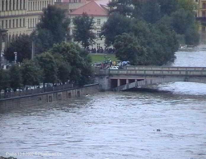 07_Praha_13082002