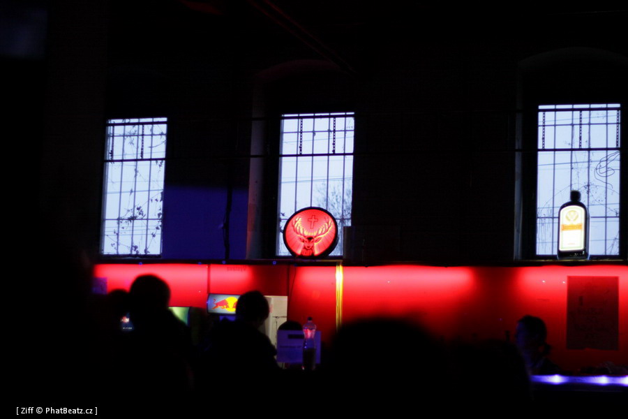 090414_MeetLight_05