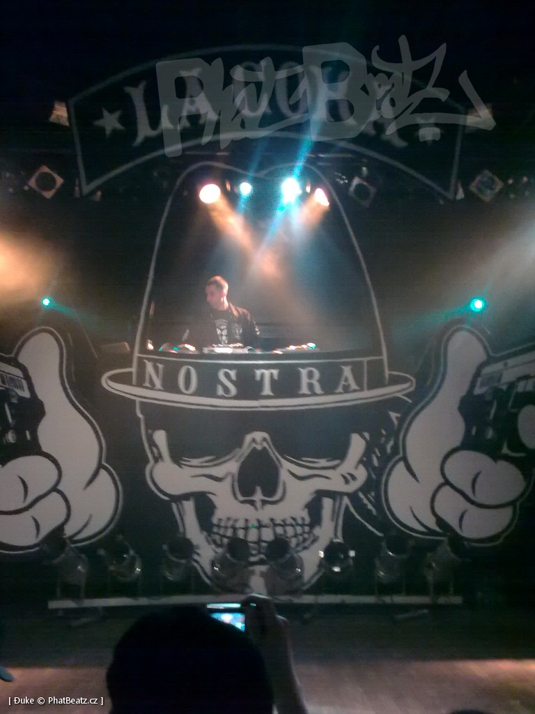 100420_LaCokaNostra_01