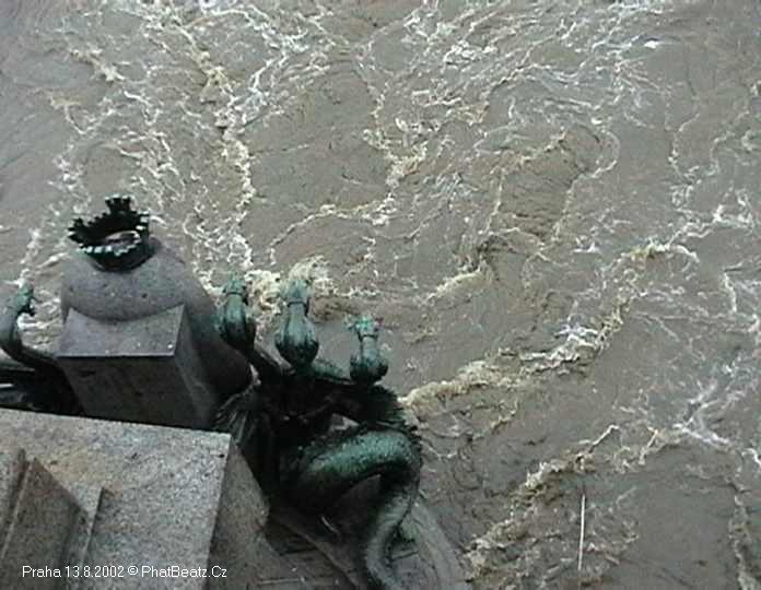 12_Praha_13082002