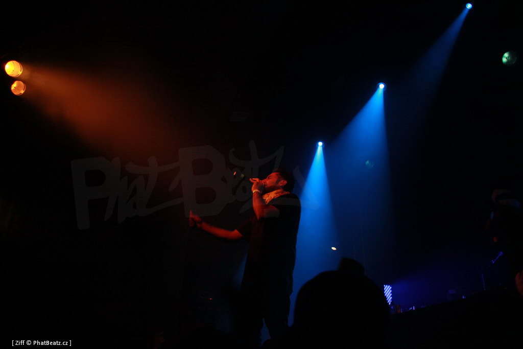 130403_ForeignBeggars_13