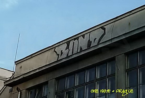 BOND_17