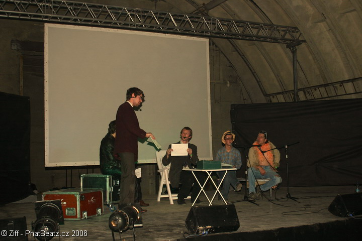 HHK06_012