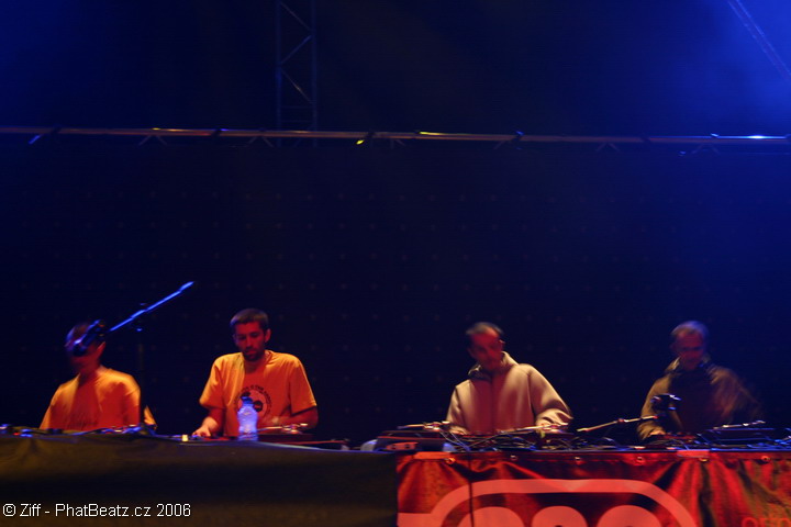 HHK06_031