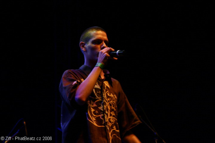 HHK06_043