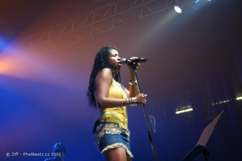Kelis41