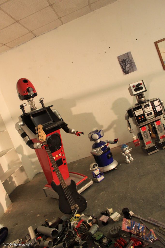 Stanley 'Robotman' Povoda - Svět Robotů